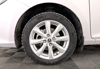 Подержанный автомобиль Changan Alsvin 2023 года (18 фото)