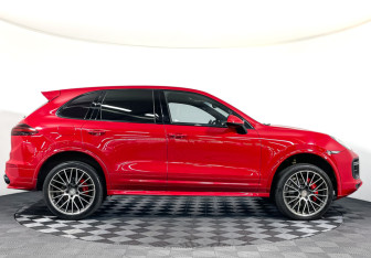 Подержанный автомобиль Porsche Cayenne 2013 года (4 фото)
