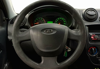 Подержанный автомобиль LADA (ВАЗ) Granta Liftback 2015 года (12 фото)