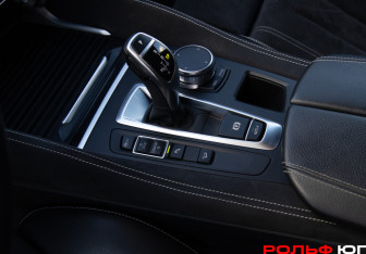 Подержанный автомобиль BMW X6 2018 года (20 фото)