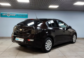 Подержанный автомобиль Chevrolet Cruze Hatchback 2014 года (5 фото)