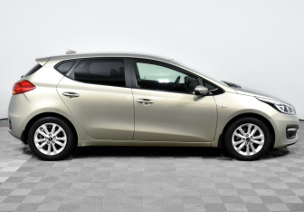 Подержанный автомобиль Kia Ceed Hatchback 2017 года (12 фото)