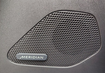 Подержанный автомобиль Jaguar F-Pace 2020 года (13 фото)