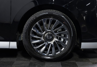 Подержанный автомобиль GAC M8 2023 года (31 фото)