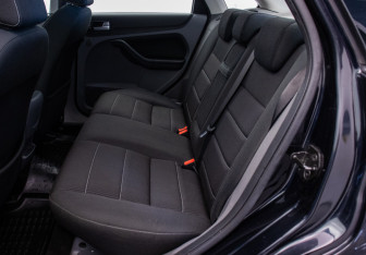 Подержанный автомобиль Ford Focus Sedan 2008 года (11 фото)