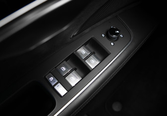 Подержанный автомобиль Audi A8 2018 года (16 фото)