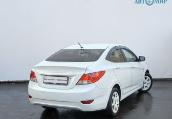 Подержанный автомобиль Hyundai Solaris Sedan 2012 года (5 фото)
