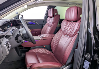 Подержанный автомобиль Hongqi E-HS9 2022 года (19 фото)