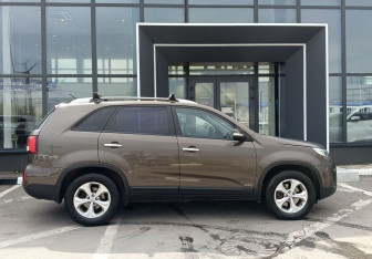 Подержанный автомобиль Kia Sorento 2013 года (4 фото)