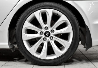 Подержанный автомобиль Hyundai Sonata 2012 года (9 фото)