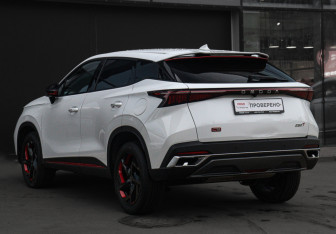 Подержанный автомобиль Omoda C5 2023 года (7 фото)