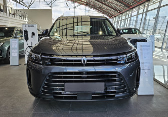 Новый AITO M7 2023 (4 фото)