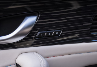 Подержанный автомобиль Geely Monjaro 2023 года (19 фото)