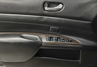 Подержанный автомобиль Nissan Teana 2013 года (15 фото)