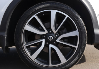 Подержанный автомобиль Nissan Qashqai 2017 года (23 фото)