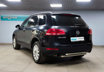 Подержанный автомобиль Volkswagen Touareg 2012 года (7 фото)