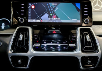 Подержанный автомобиль Kia Sorento 2022 года (15 фото)