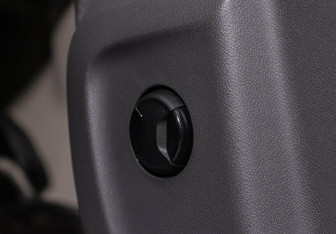 Подержанный автомобиль Volkswagen Multivan 2022 года (16 фото)