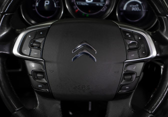 Подержанный автомобиль Citroen C4 Hatchback 2012 года (12 фото)