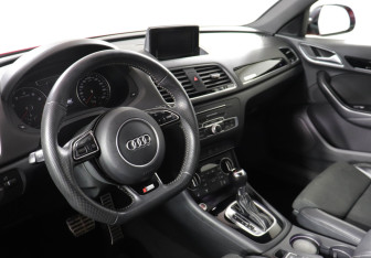 Подержанный автомобиль Audi Q3 2017 года (13 фото)