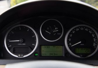 Подержанный автомобиль Land Rover Discovery 2007 года (9 фото)