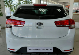 Подержанный автомобиль Kia Rio Hatchback 2016 года (6 фото)