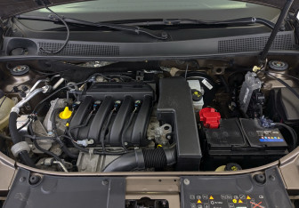 Подержанный автомобиль Renault Sandero 2021 года (9 фото)