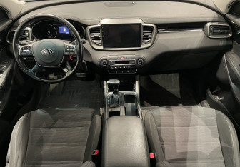 Подержанный автомобиль Kia Sorento 2019 года (10 фото)