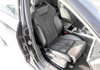 Подержанный автомобиль Audi A4 Sedan 2021 года (23 фото)