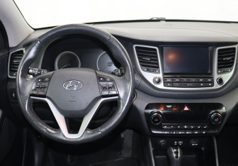 Подержанный автомобиль Hyundai Tucson 2017 года (14 фото)