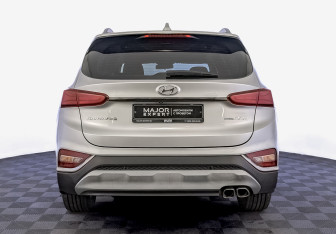 Подержанный автомобиль Hyundai Santa Fe 2020 года (6 фото)