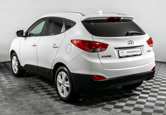 Подержанный автомобиль Hyundai ix35 2013 года (7 фото)