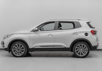 Подержанный автомобиль Chery Tiggo 4 2022 года (8 фото)