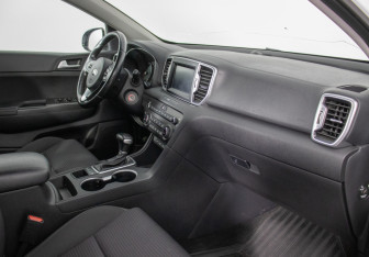 Подержанный автомобиль Kia Sportage 2018 года (9 фото)