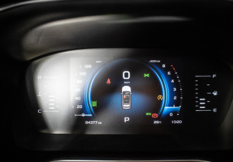 Подержанный автомобиль Geely Atlas Pro 2021 года (13 фото)