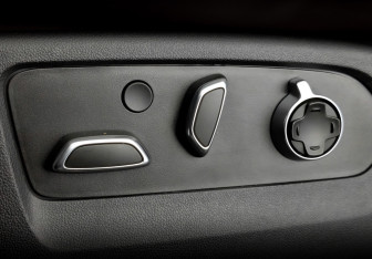 Подержанный автомобиль Cadillac Escalade Suv 2021 года (21 фото)