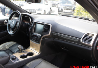 Подержанный автомобиль Jeep Grand Cherokee 2014 года (6 фото)