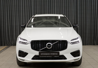 Подержанный автомобиль Volvo XC60 2020 года (2 фото)