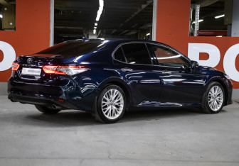 Подержанный автомобиль Toyota Camry Sedan 2018 года (5 фото)