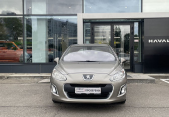 Подержанный автомобиль Peugeot 308 Hatchback 2013 года (2 фото)