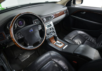 Подержанный автомобиль Volvo XC70 2008 года (7 фото)