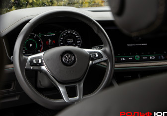Подержанный автомобиль Volkswagen Touareg 2019 года (11 фото)