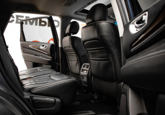 Подержанный автомобиль Infiniti QX60 2018 года (31 фото)