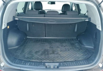 Подержанный автомобиль Kia Sportage 2012 года (17 фото)