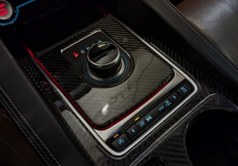 Подержанный автомобиль Jaguar F-Pace 2016 года (28 фото)