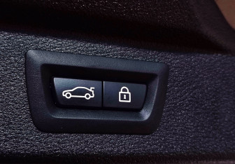 Подержанный автомобиль BMW X5 M 2015 года (20 фото)