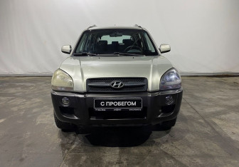 Подержанный автомобиль Hyundai Tucson 2006 года (2 фото)