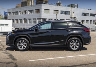 Подержанный автомобиль Lexus RX 2017 года (8 фото)