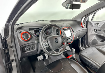 Подержанный автомобиль Renault Kaptur 2018 года (13 фото)