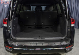 Подержанный автомобиль Toyota Land Cruiser Suv 2022 года (9 фото)
